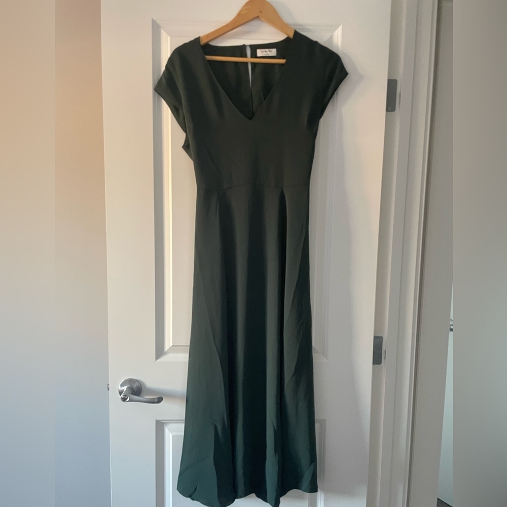 Hamptons dress v-neck